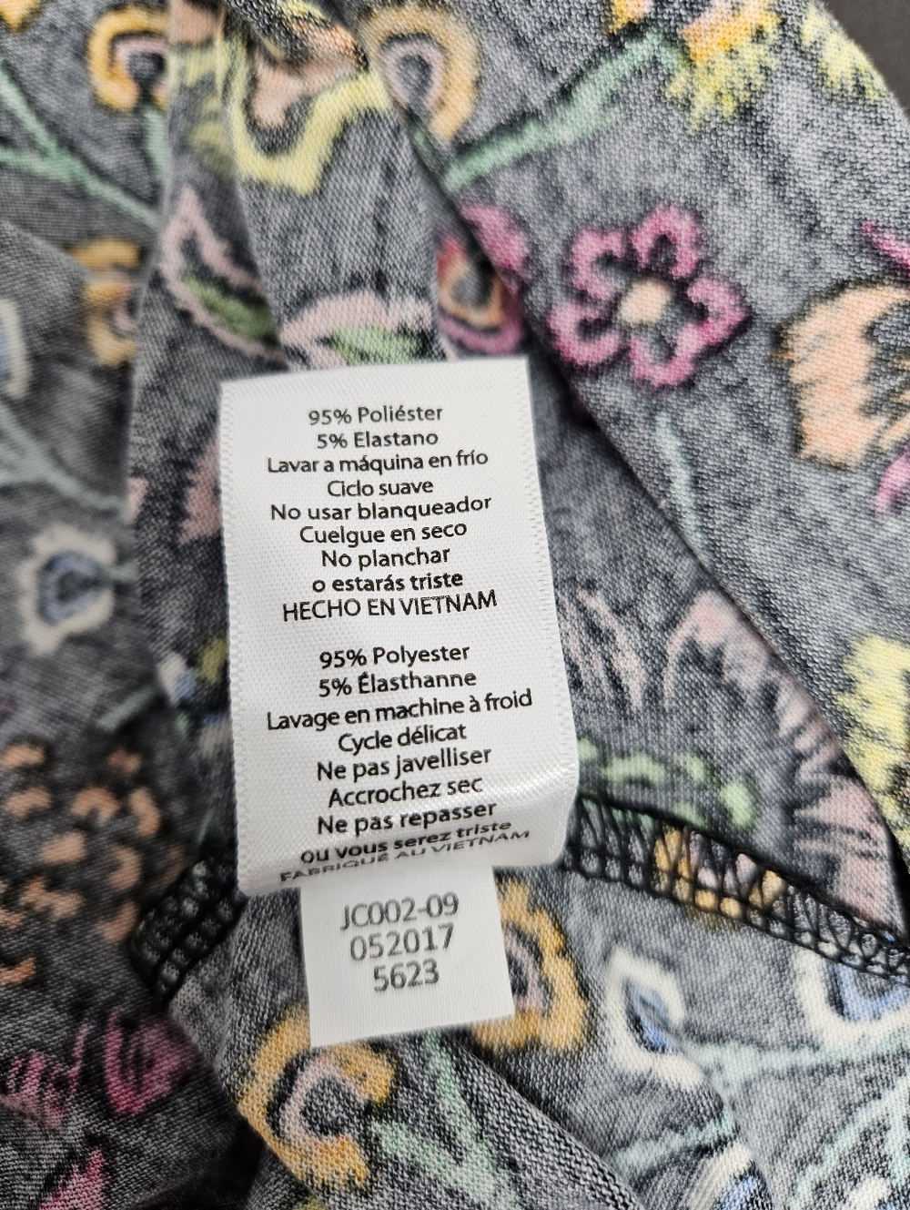 LuLaRoe Gigi Medium Black Short Sleeve Floral Tee with Multicolor - Picture 7 of 7